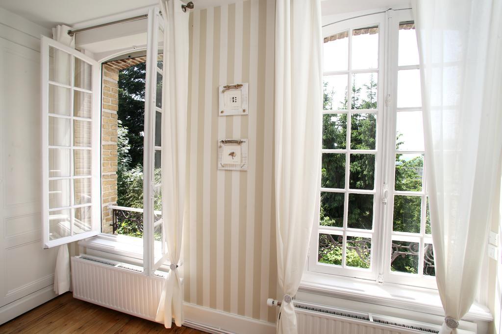 Saint-Martin-aux-Chartrains Manoir Le Mesnil B&B 외부 사진